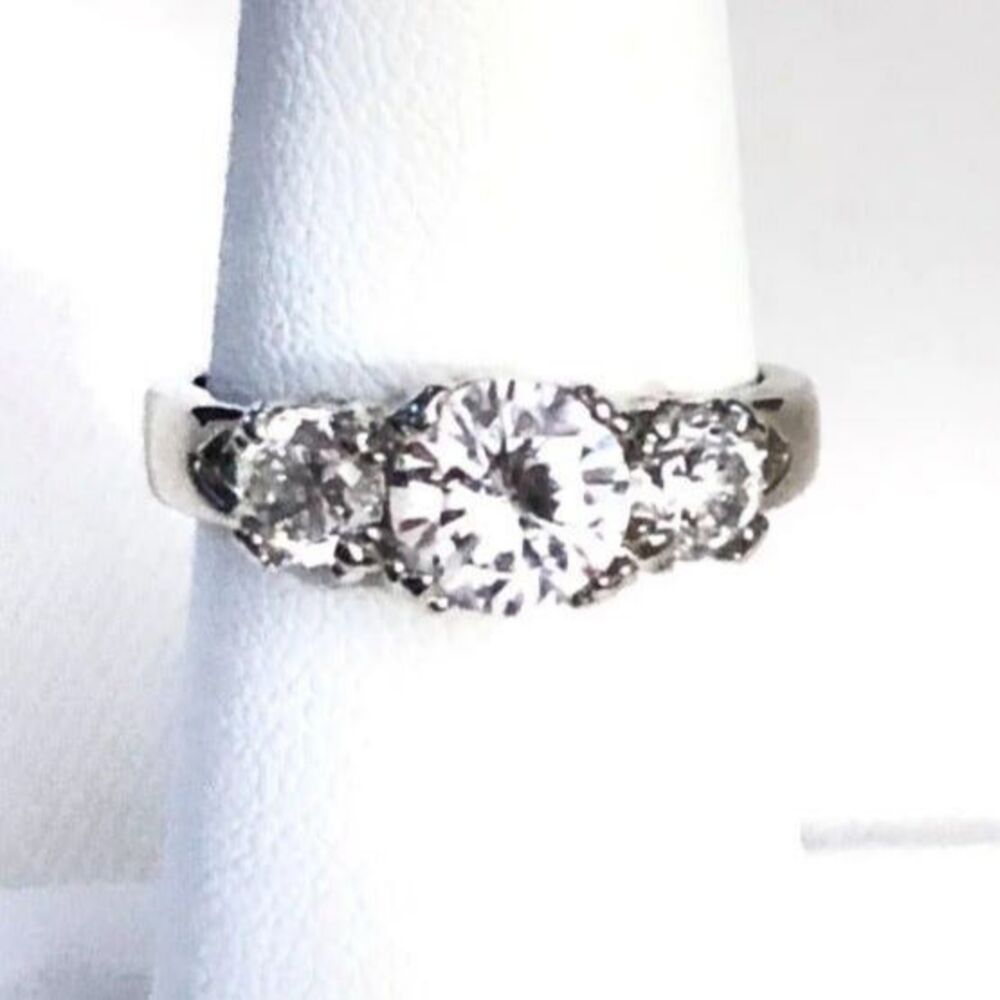 Rhinestone Accent Ring sz 6 Heart Side Cutouts